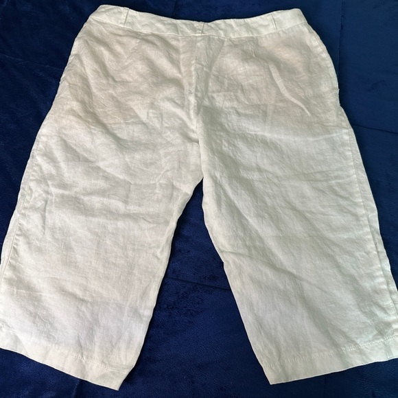 Marks & Spencer Women's white Bermudas - Picture 4 of 6